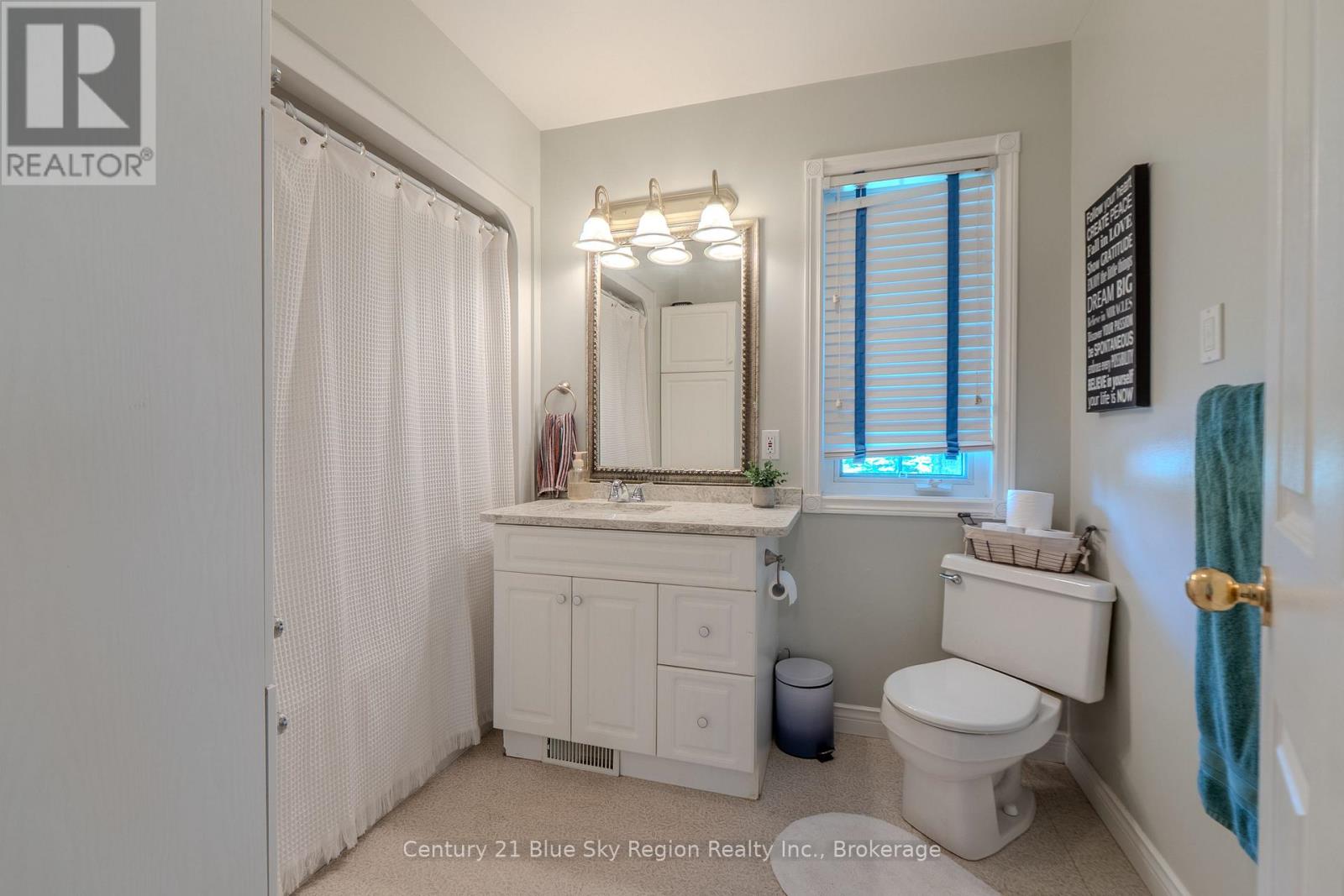 77 JANEY AVENUE - 37