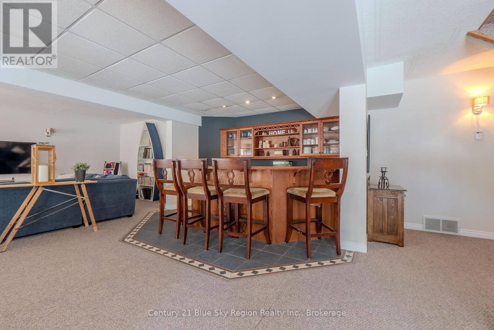 77 JANEY AVENUE - 41