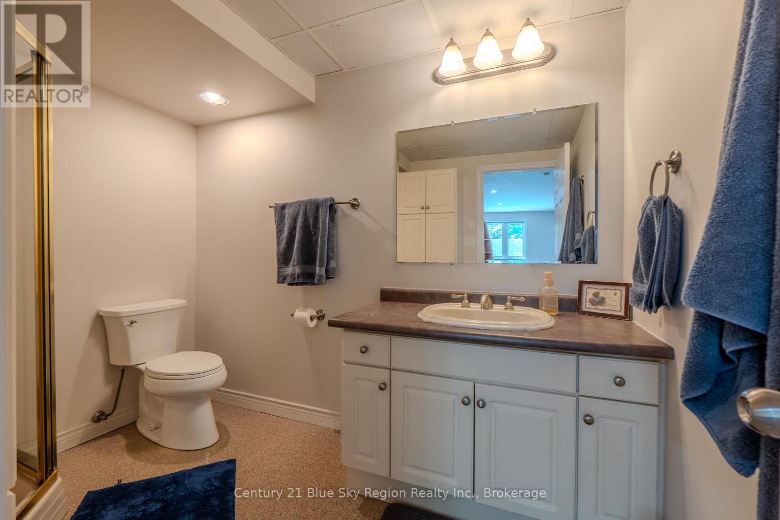 77 JANEY AVENUE - 47