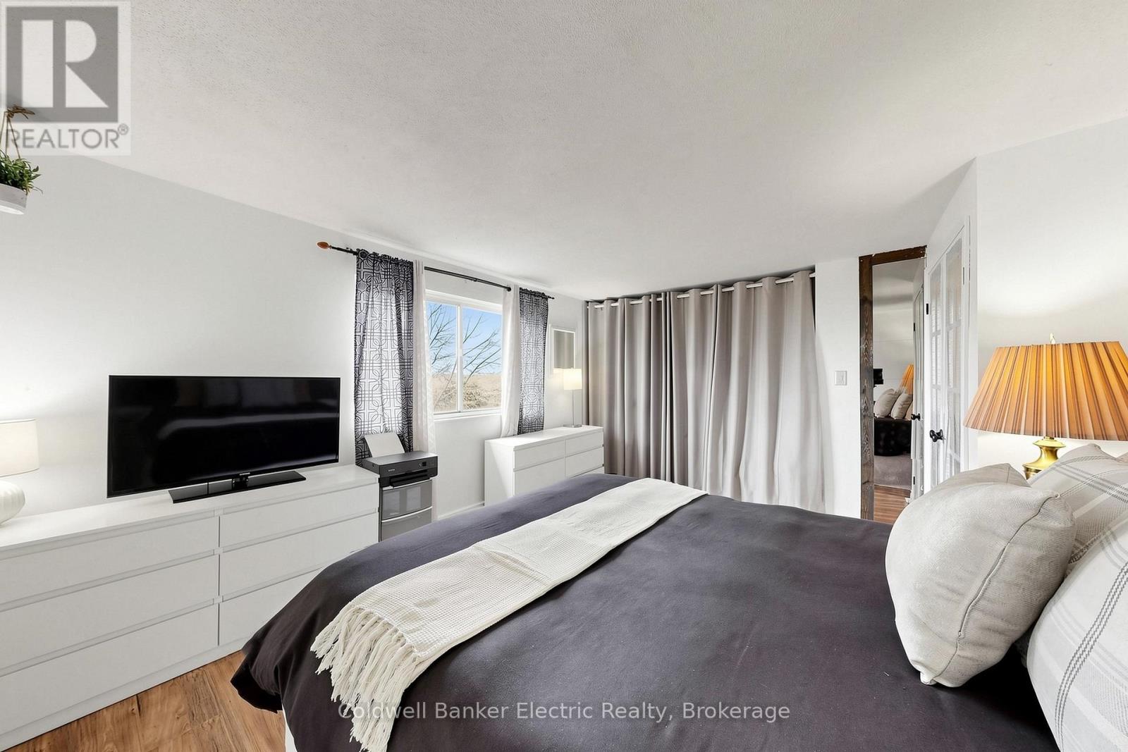 900 SOUTHRIDGE STREET - 19