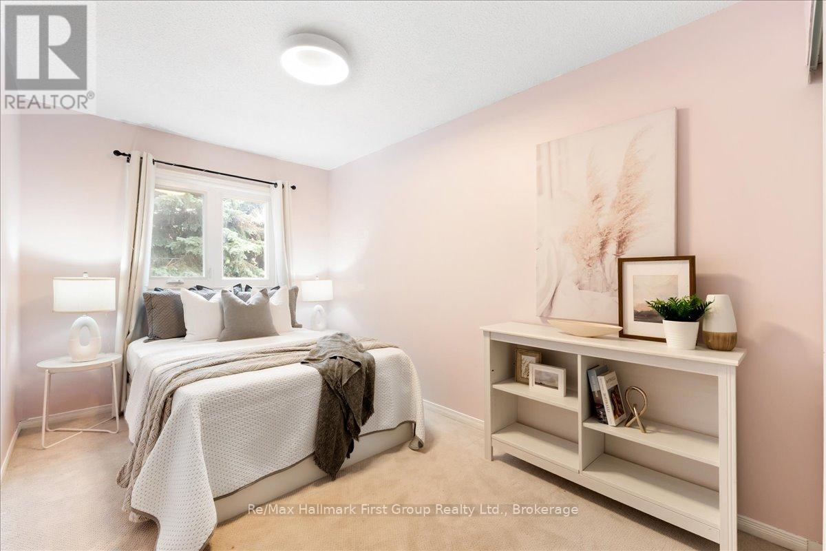 9 ALEXIS WAY - 19