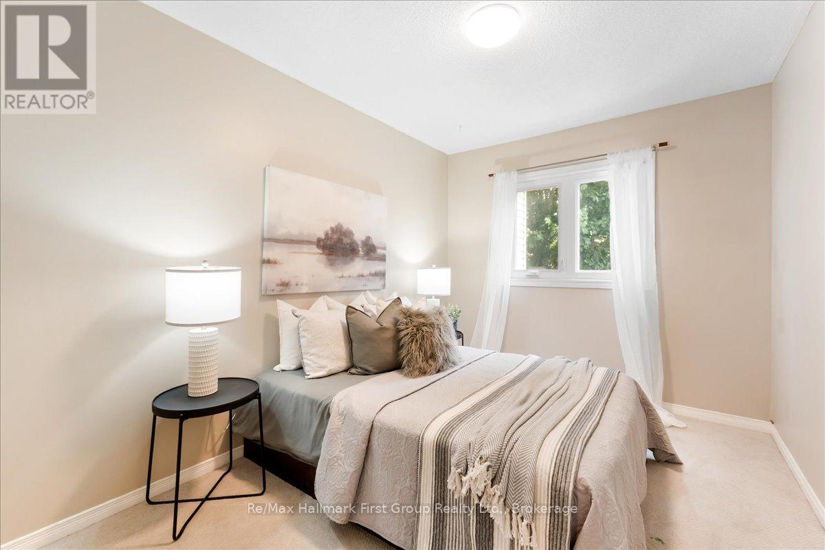 9 ALEXIS WAY - 21