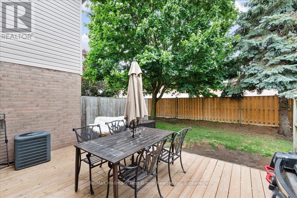 9 ALEXIS WAY - 28