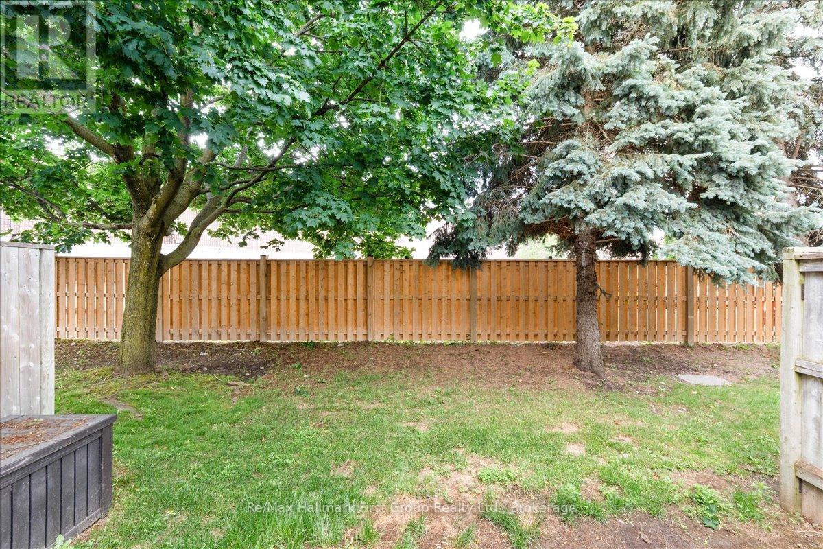 9 ALEXIS WAY - 31