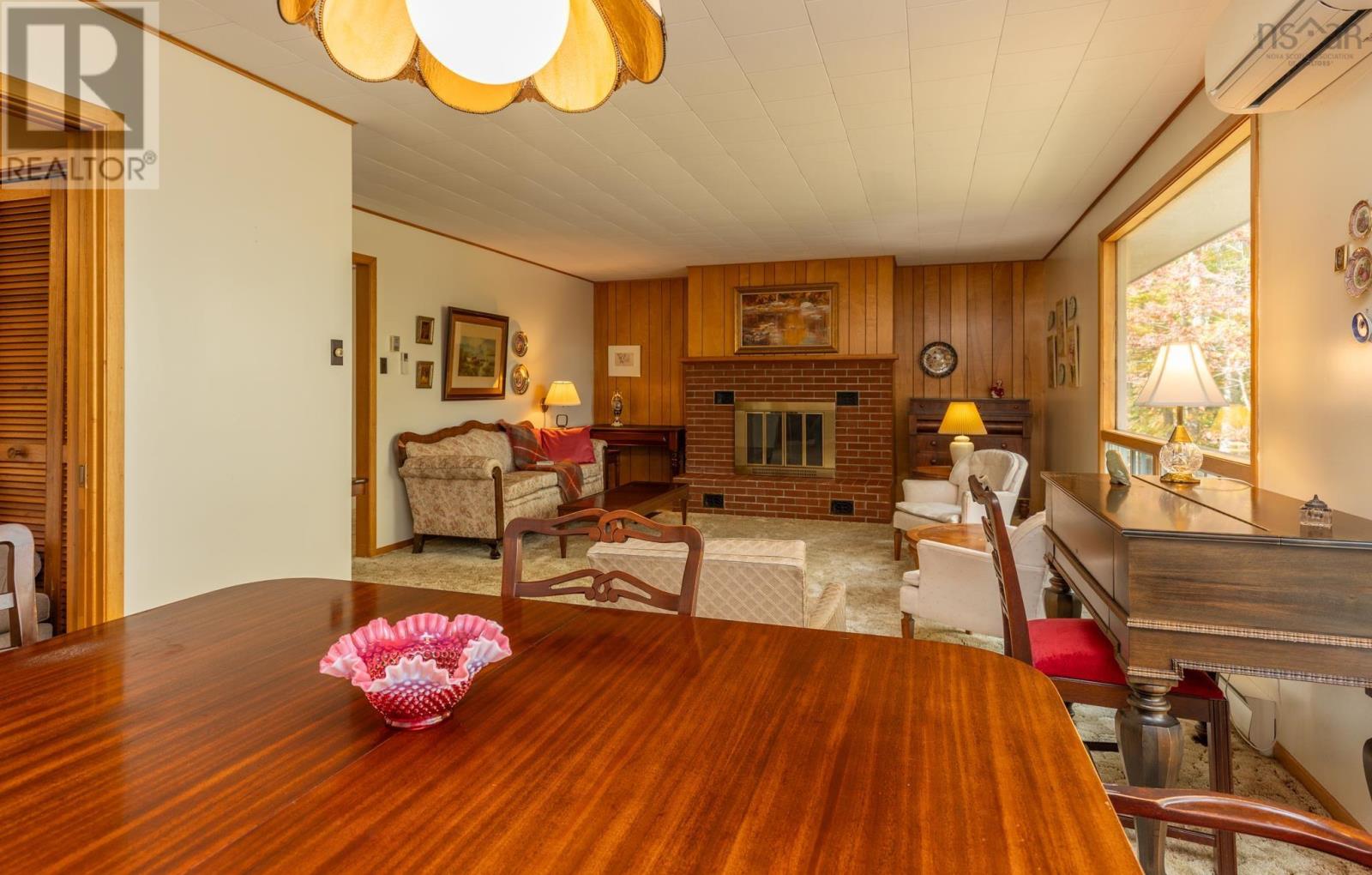 587 Highway 203 - 21