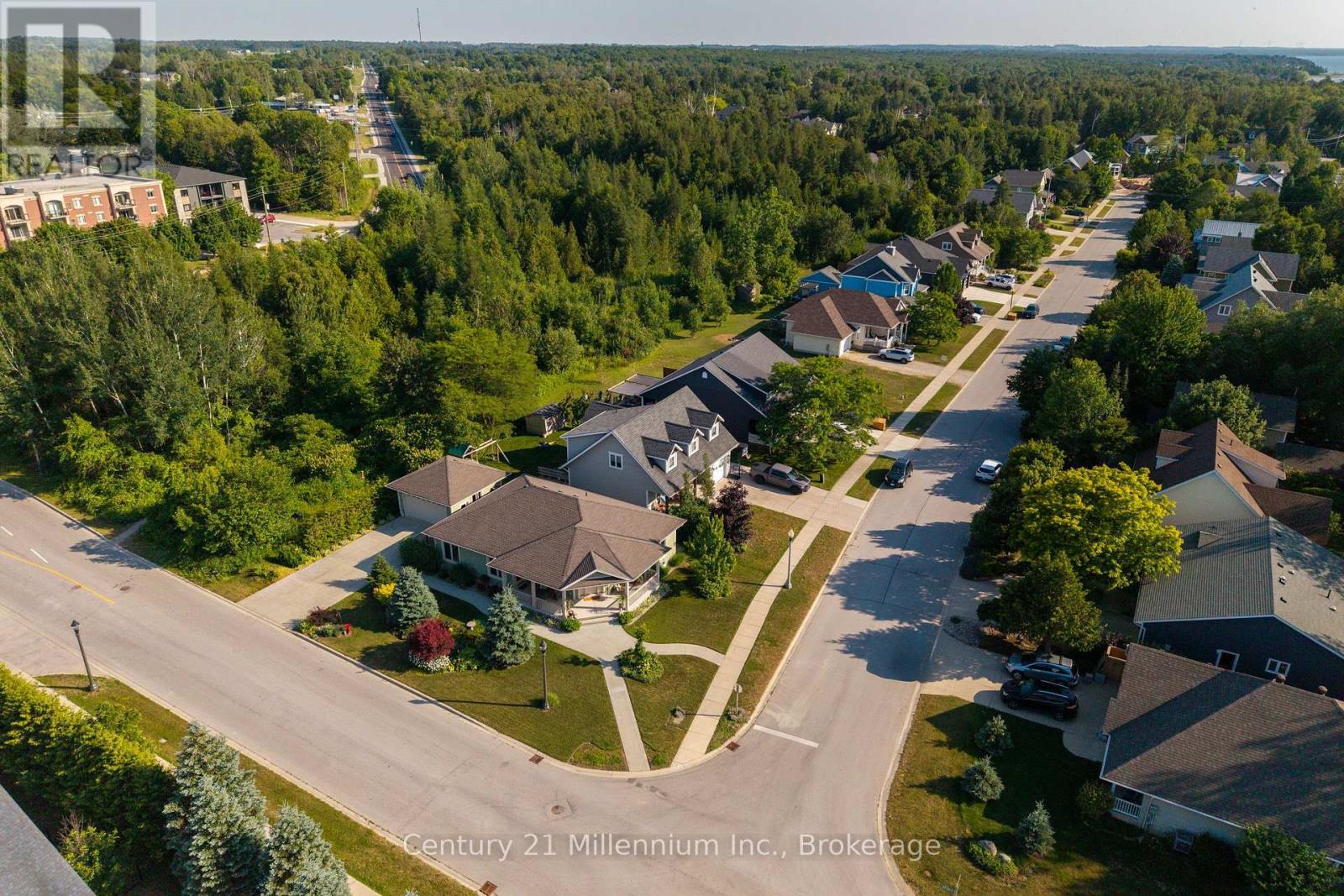 198 EMERALD DRIVE - Image 14