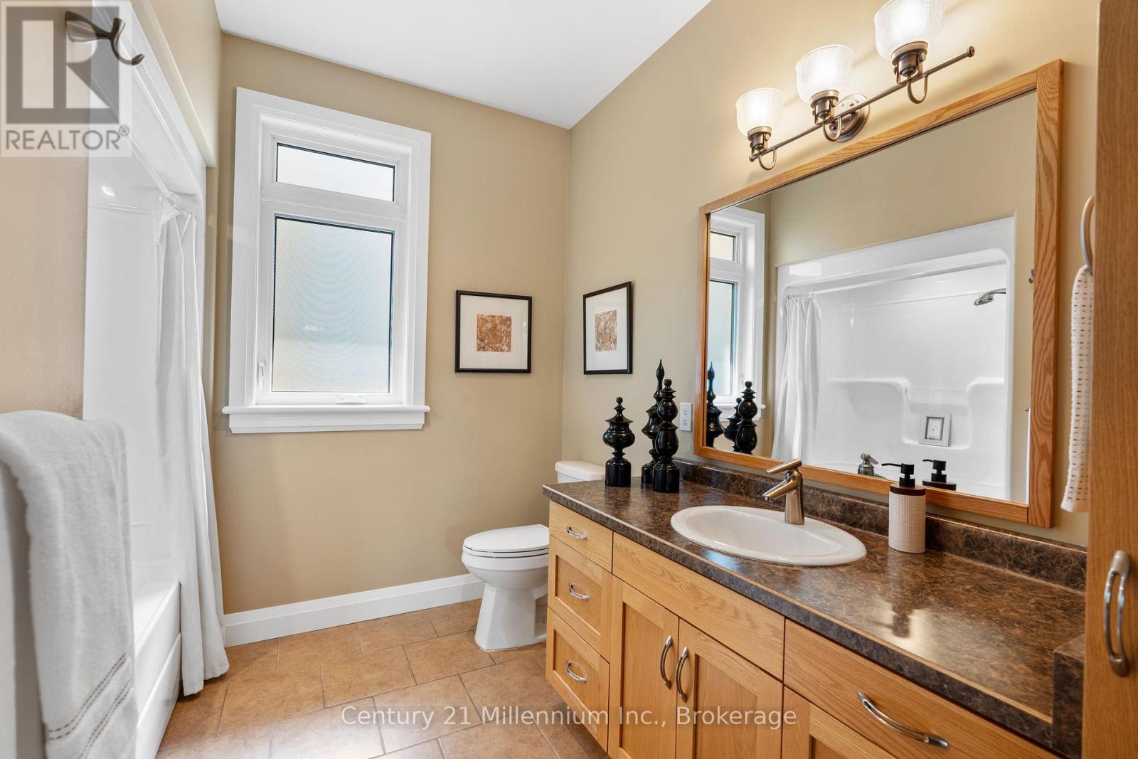 198 EMERALD DRIVE - Image 31