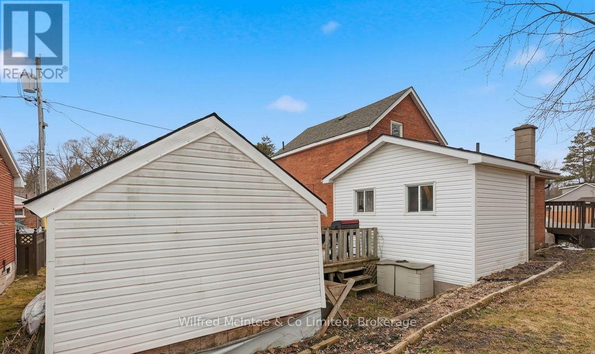 59 3RD AVENUE SW - 3