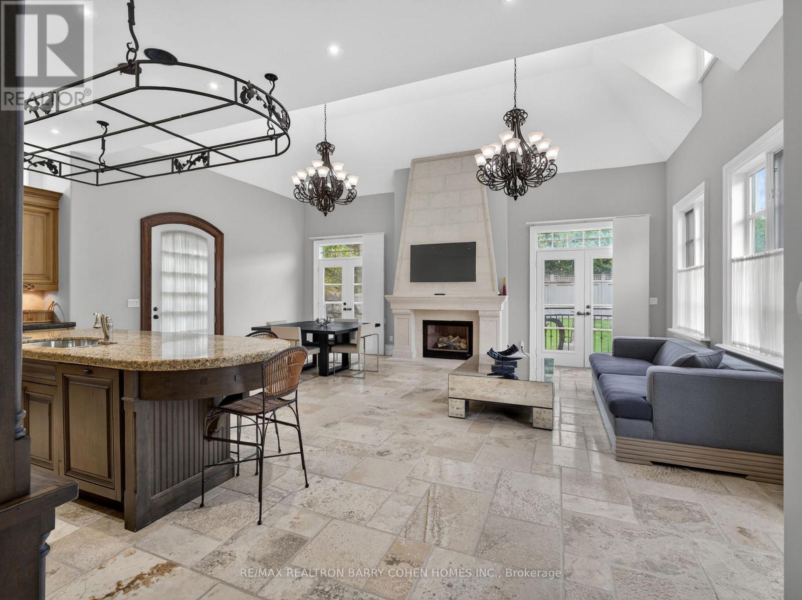 3 LEGACY COURT - 10