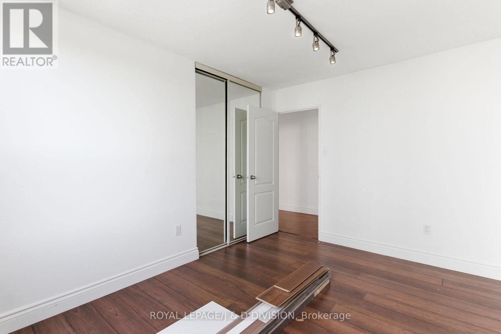 #701 100 CANYON AVENUE - 23