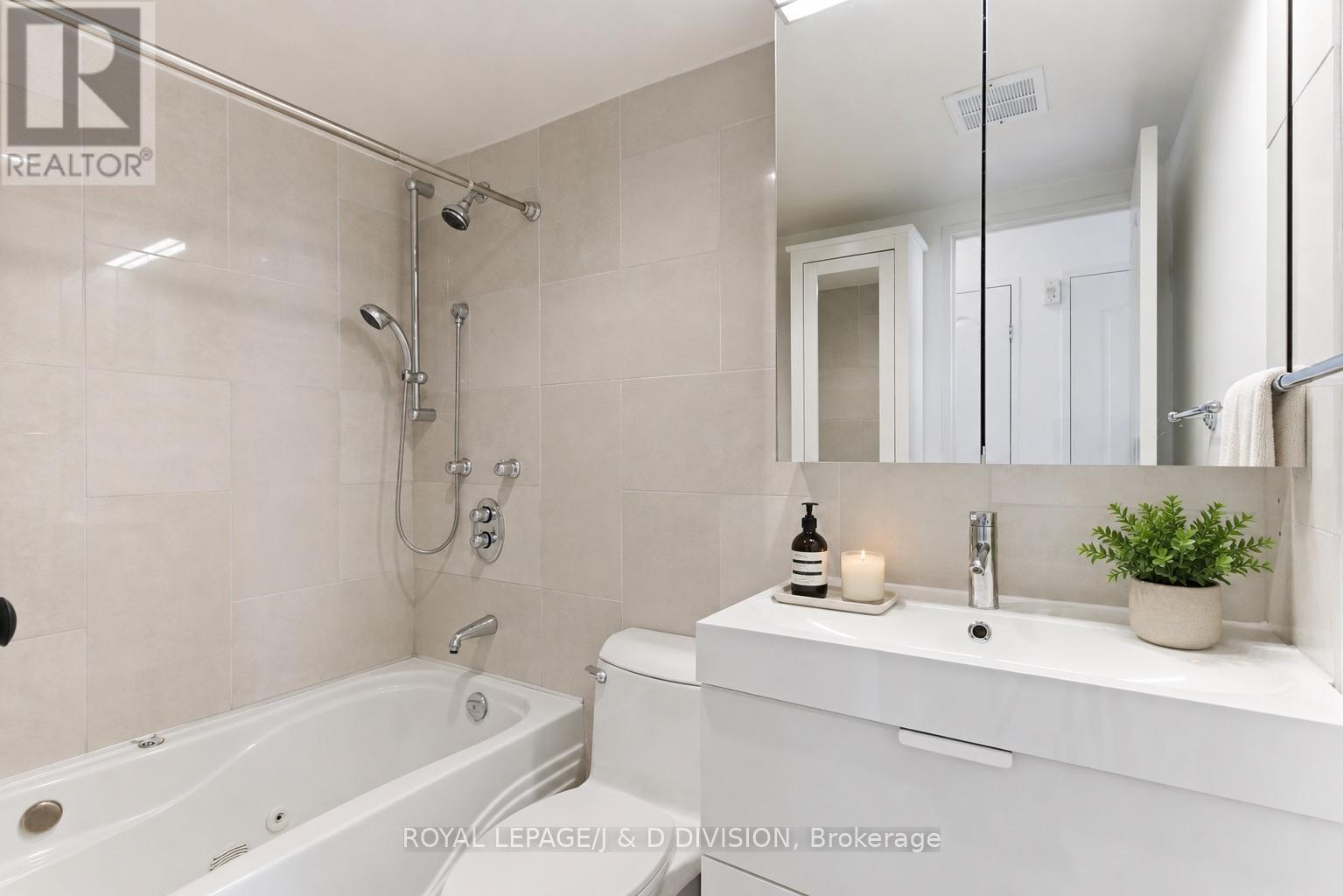 #701 100 CANYON AVENUE - 25