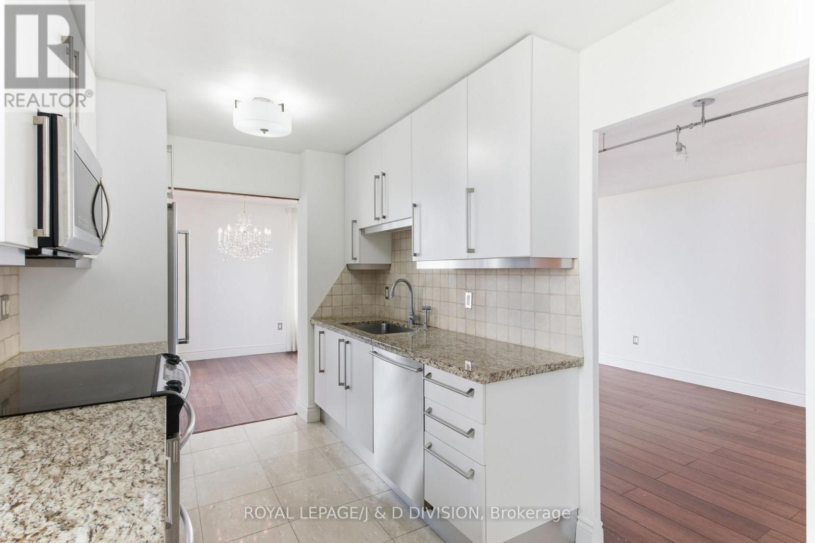 #701 100 CANYON AVENUE - 29