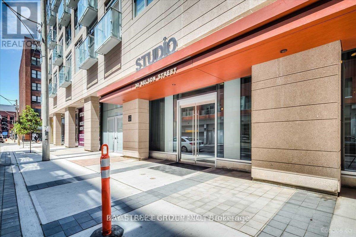 #1603 30 NELSON STREET - 16