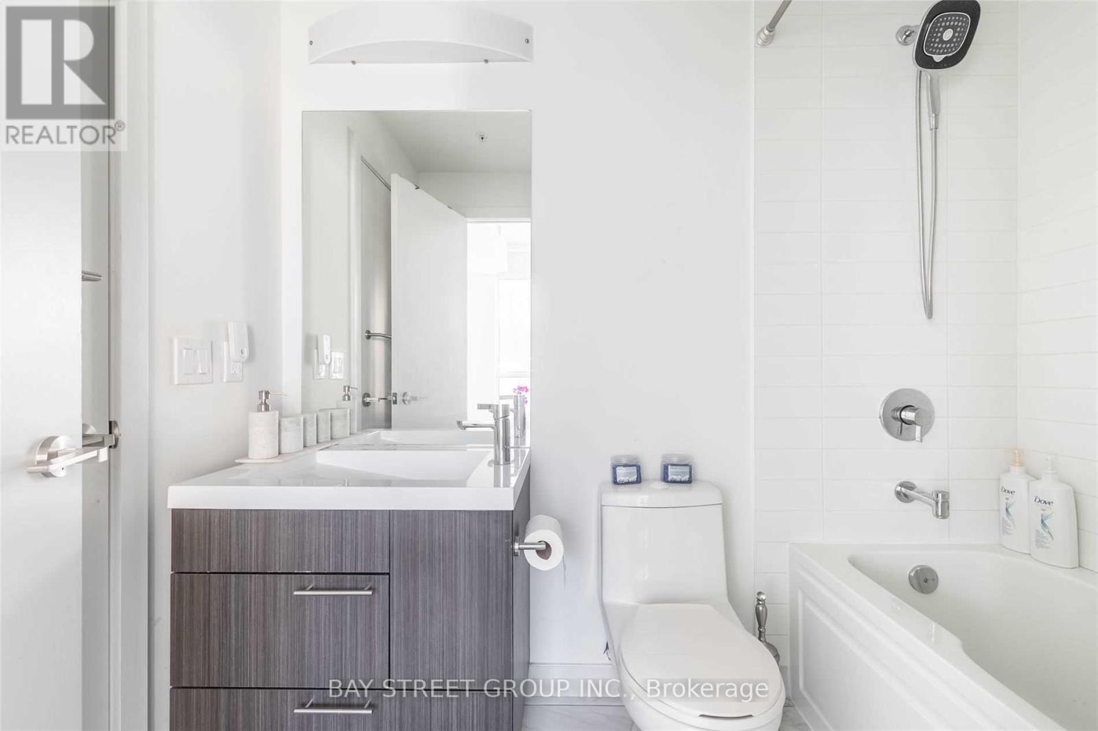 #1603 30 NELSON STREET - 8