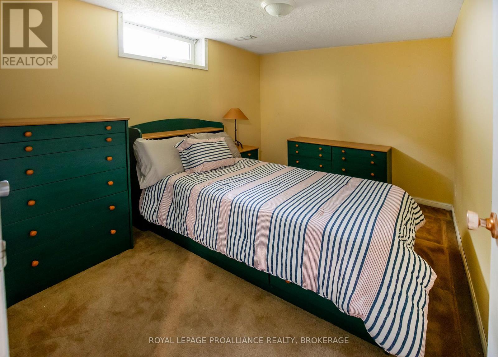 717 LAIDLAW CRESCENT - 19