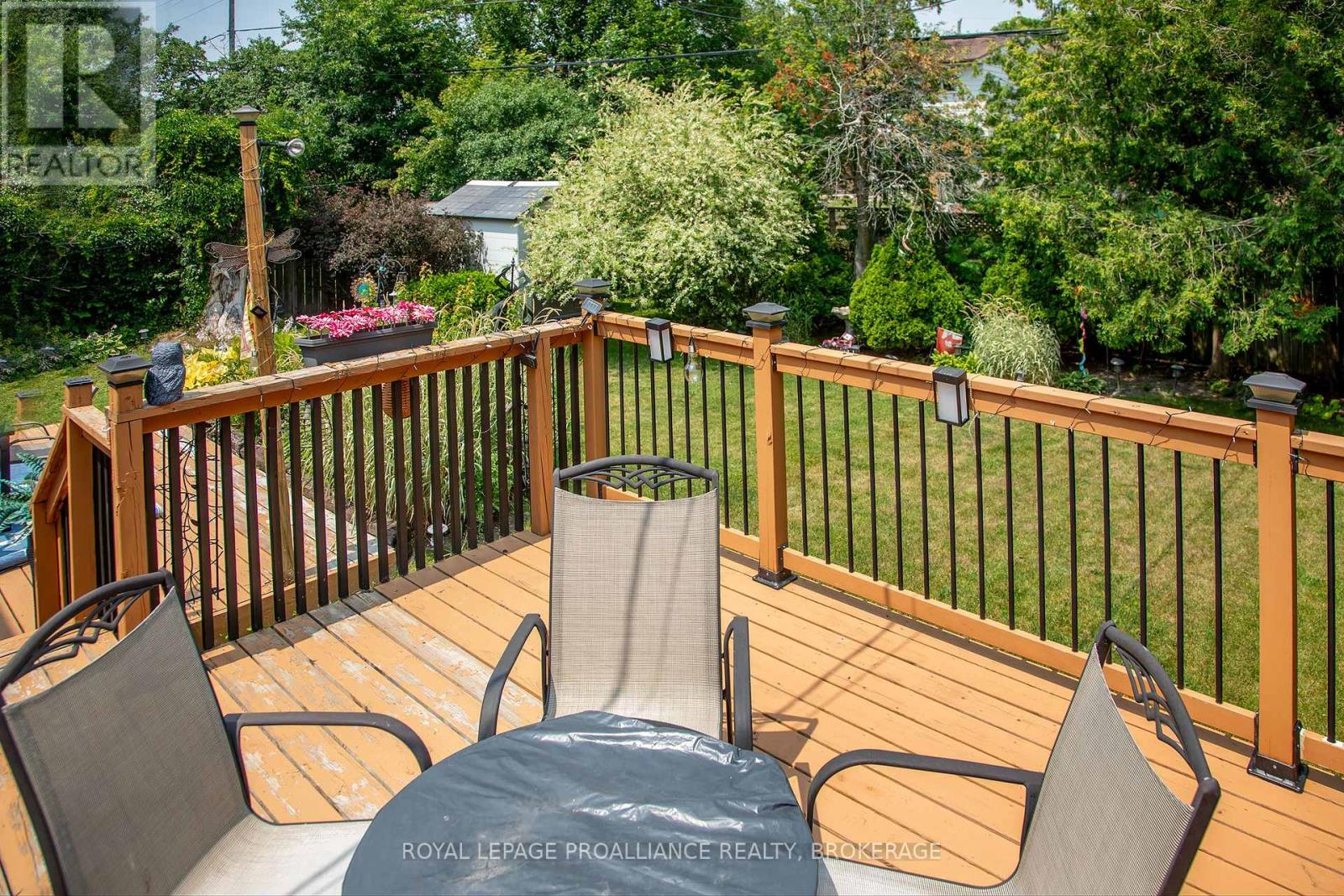 717 LAIDLAW CRESCENT - 25