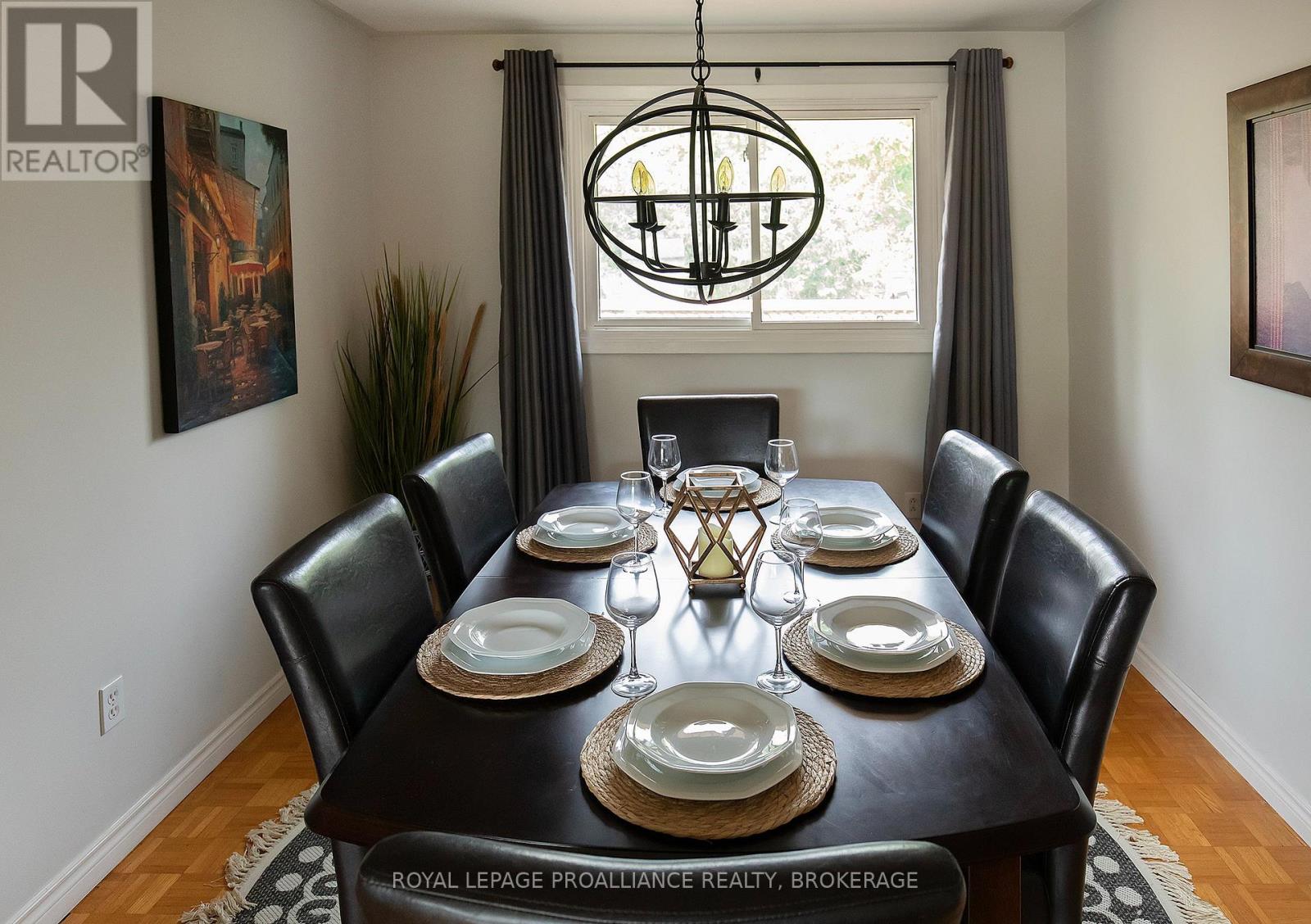 717 LAIDLAW CRESCENT - 7