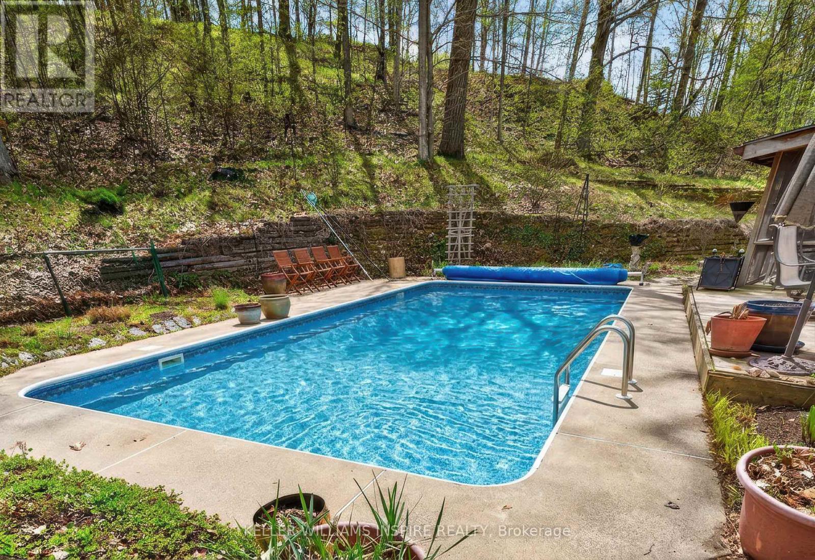 130 SMITH ROAD - 32