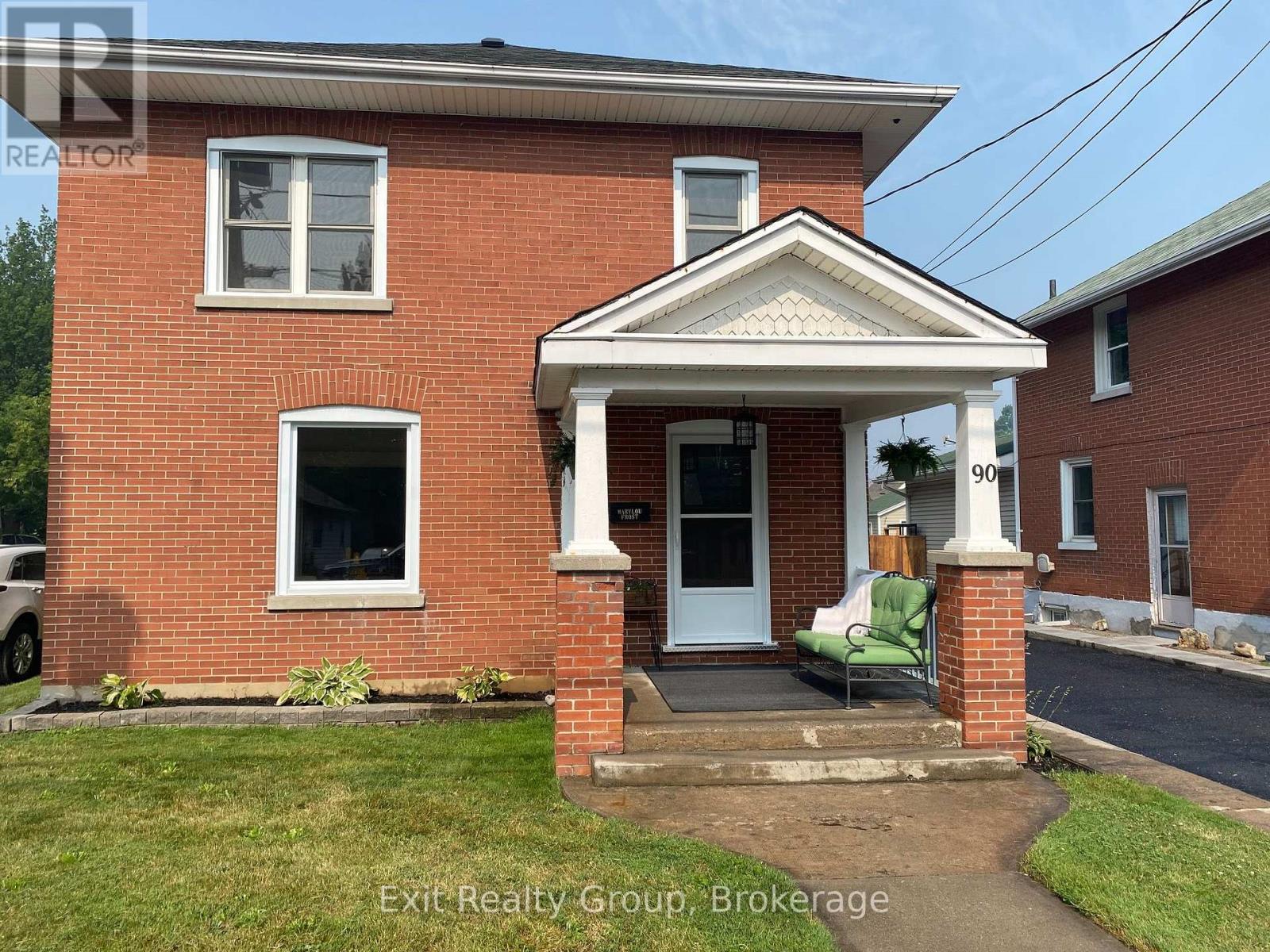 90 BYRON STREET - 1