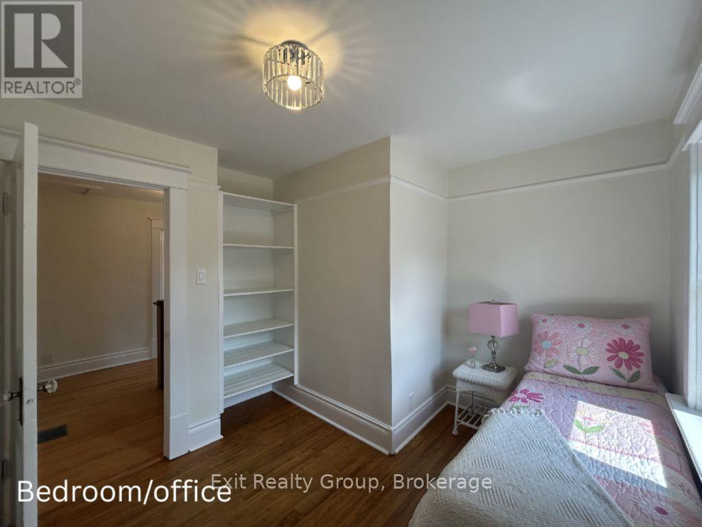 90 BYRON STREET - 22