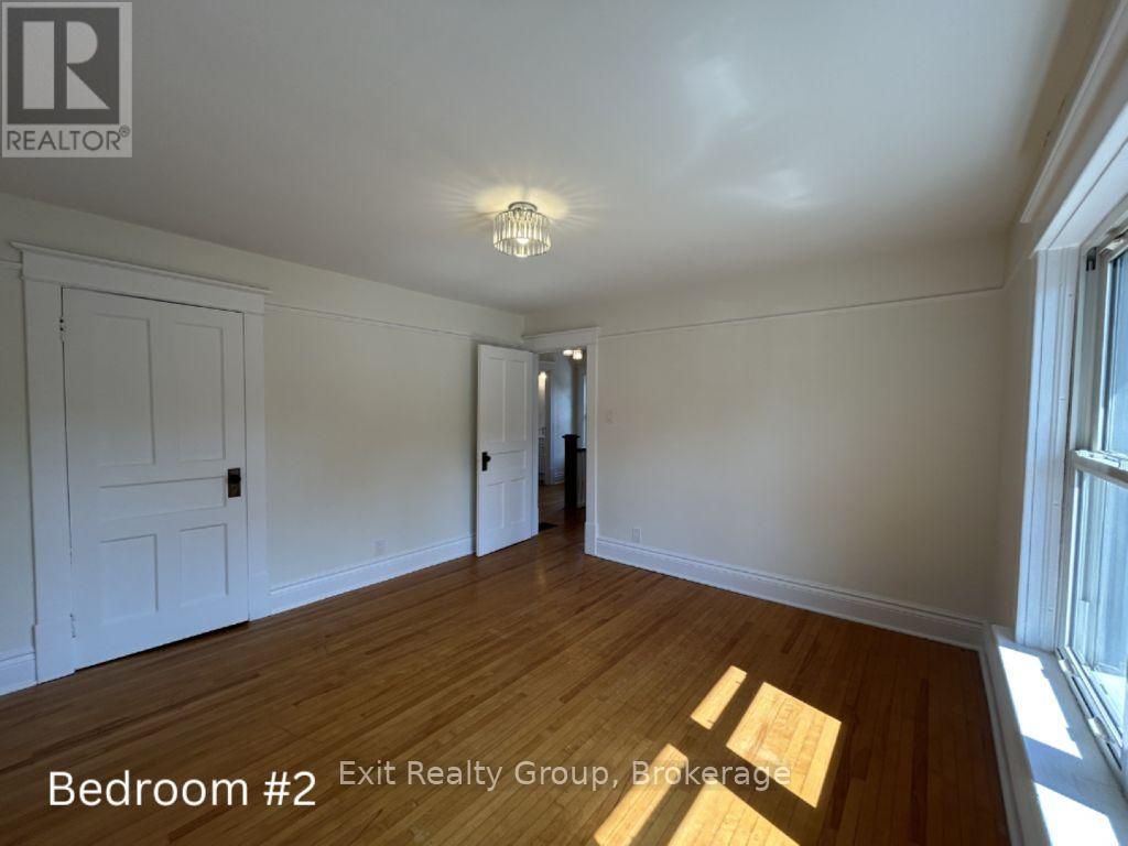 90 BYRON STREET - 25
