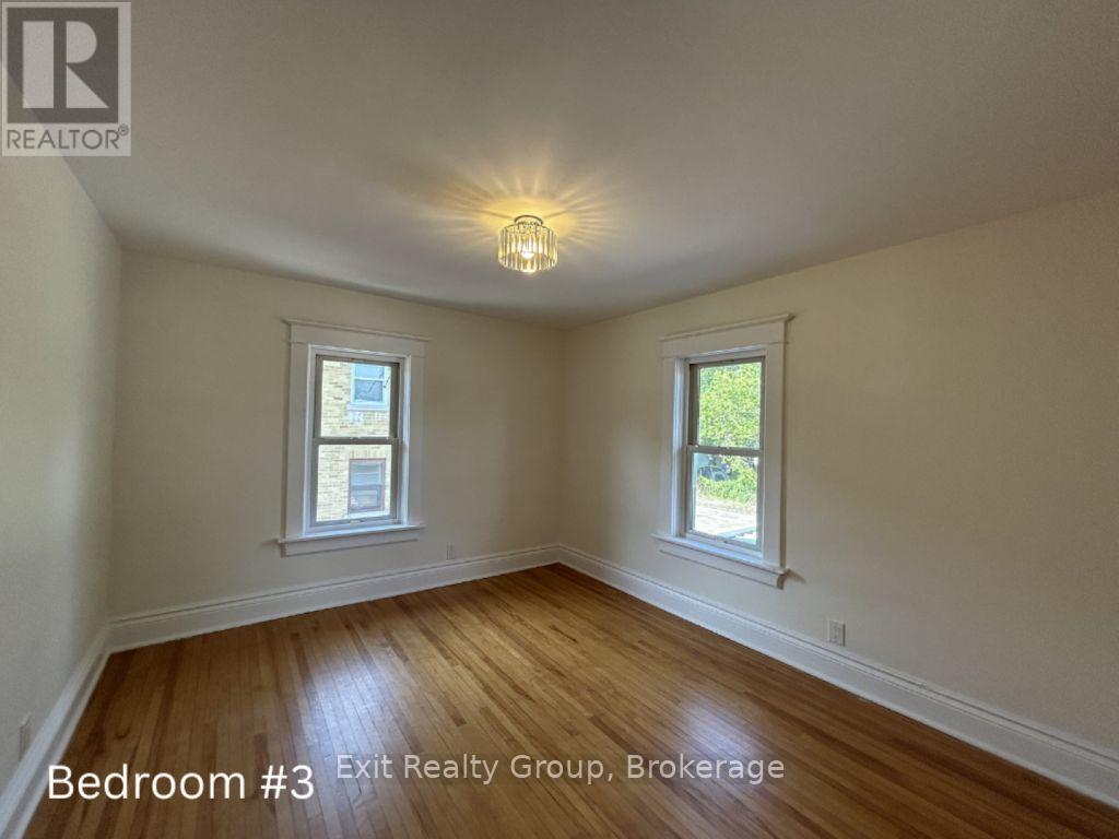 90 BYRON STREET - 27