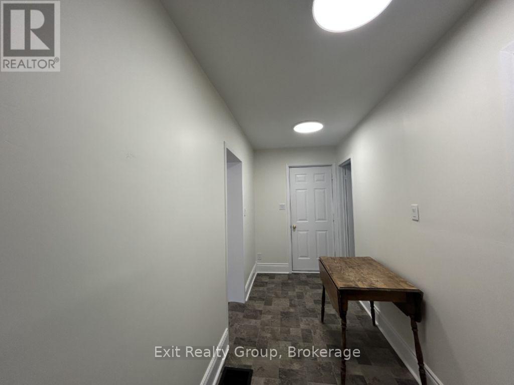 90 BYRON STREET - 30