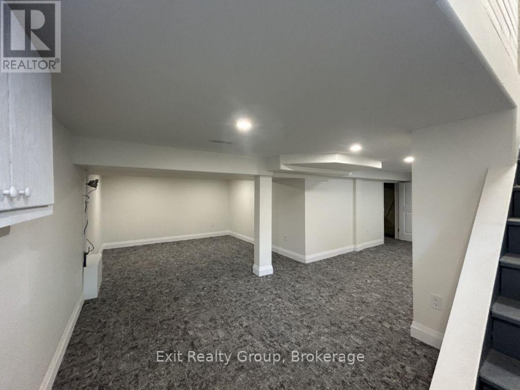 90 BYRON STREET - 37