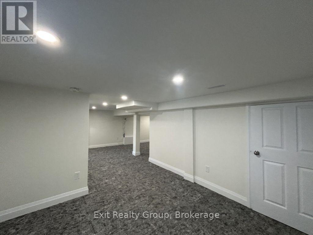 90 BYRON STREET - 39