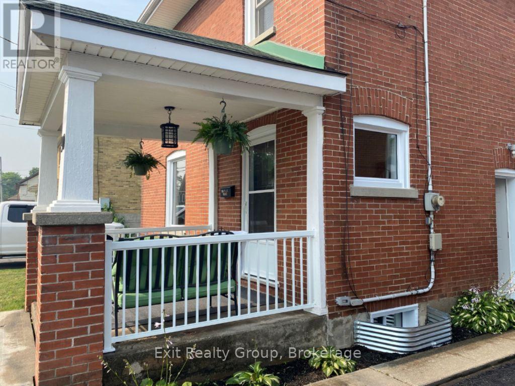 90 BYRON STREET - 41