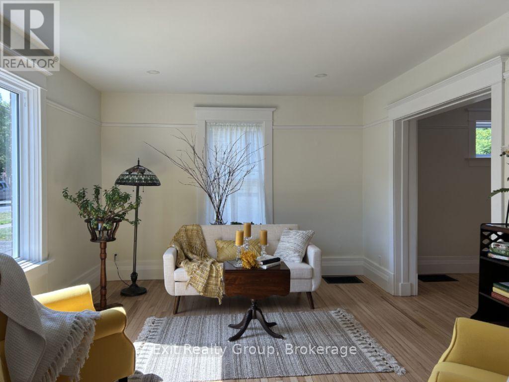 90 BYRON STREET - 5