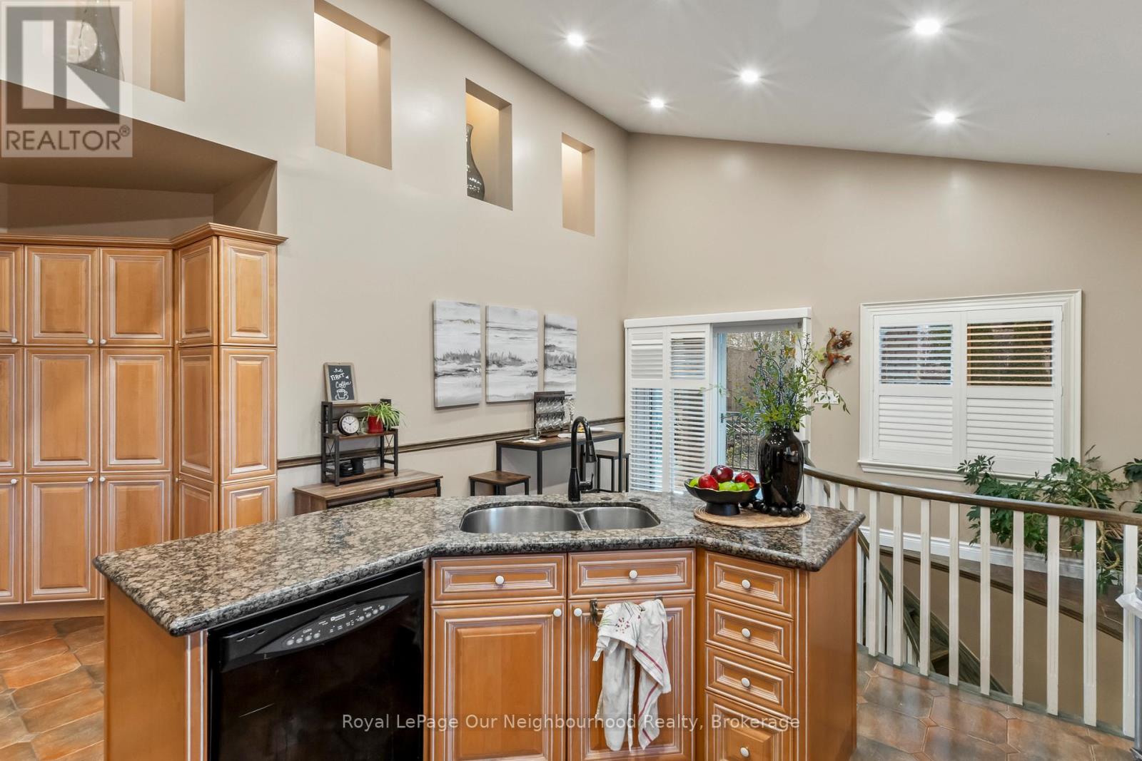941 TILLISON AVENUE - 10