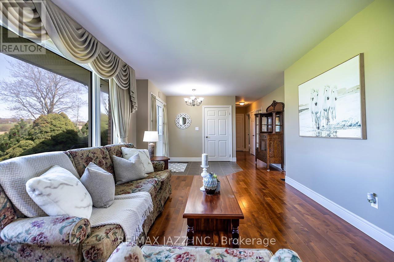 152 BELLEVILLE ROAD - 11
