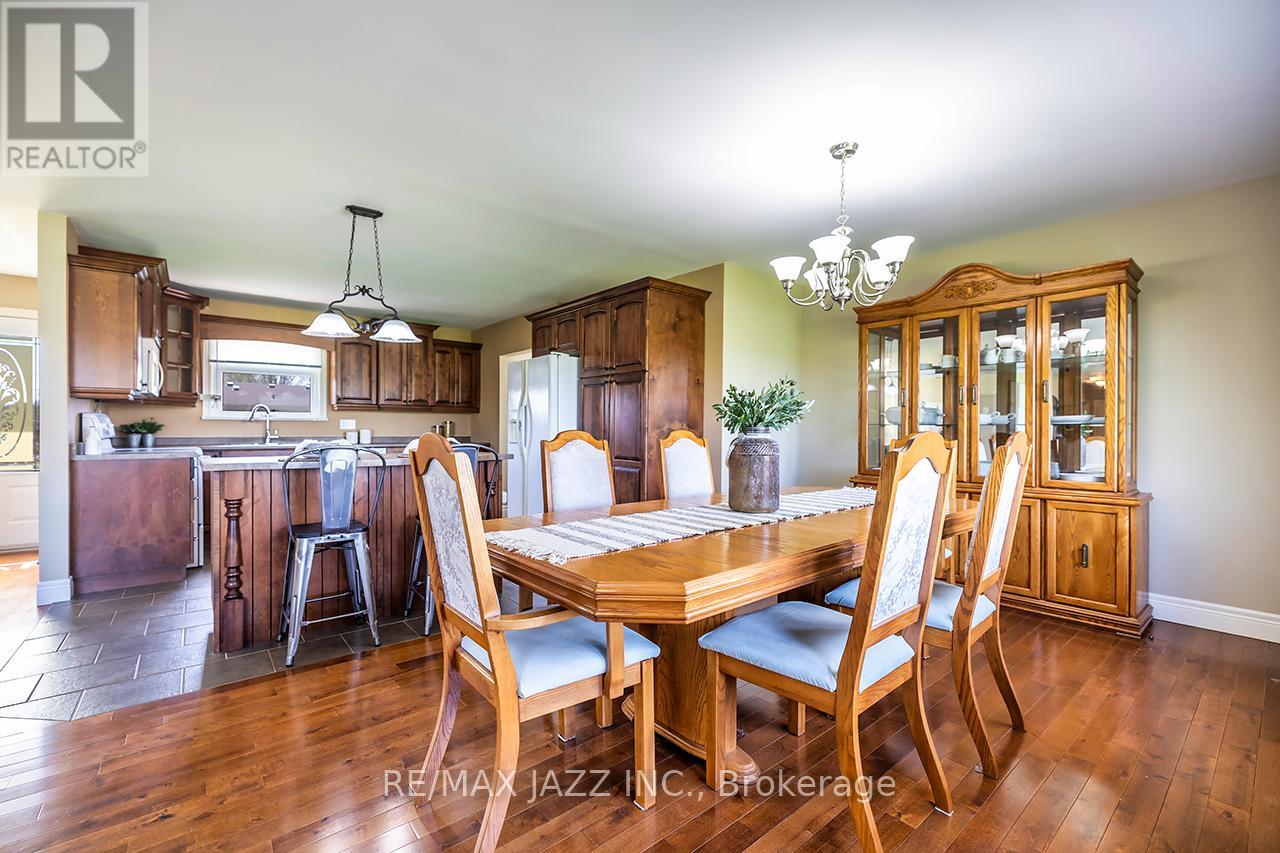 152 BELLEVILLE ROAD - 15