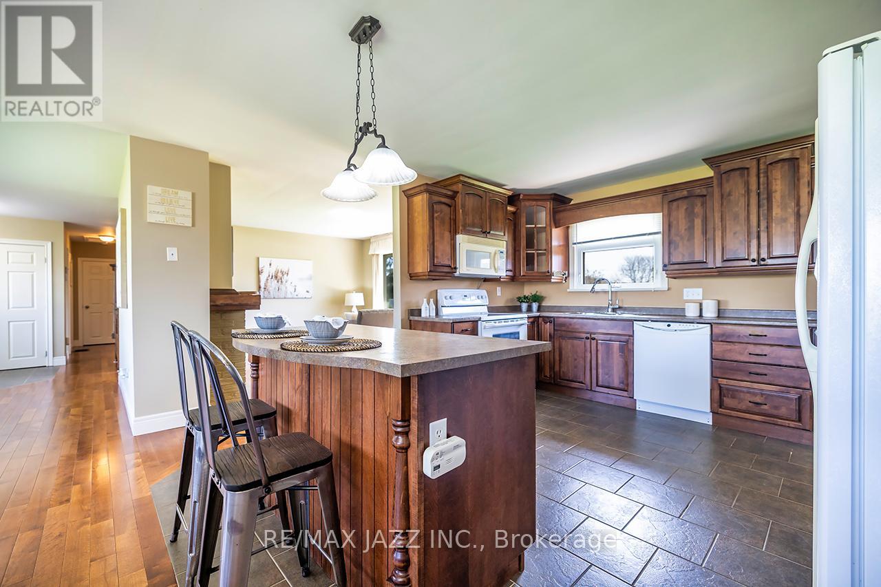 152 BELLEVILLE ROAD - 16