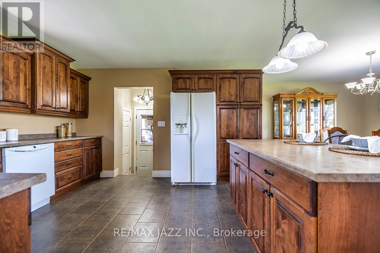 152 BELLEVILLE ROAD - 18