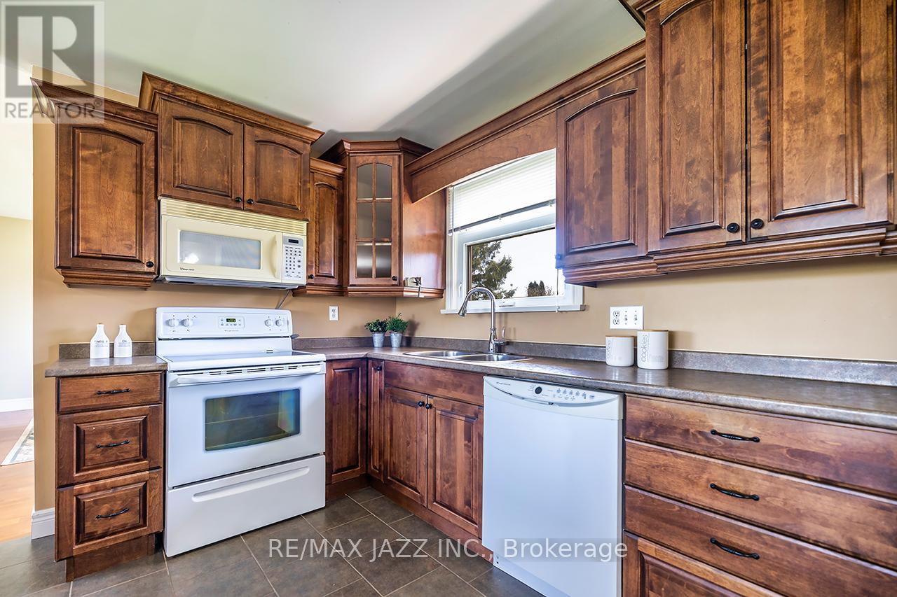 152 BELLEVILLE ROAD - 20
