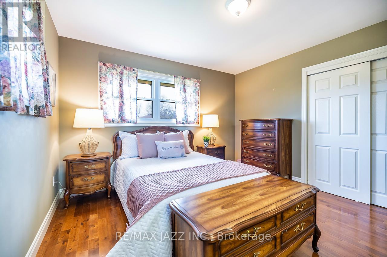 152 BELLEVILLE ROAD - 34