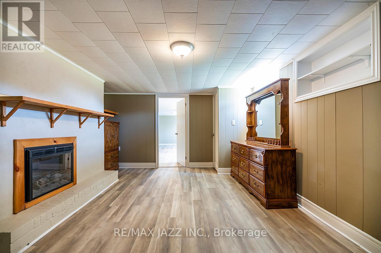 152 BELLEVILLE ROAD - 40