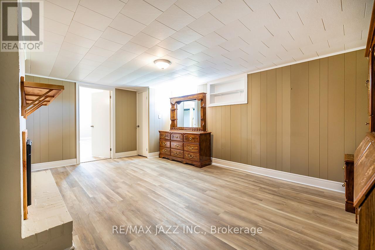 152 BELLEVILLE ROAD - 41