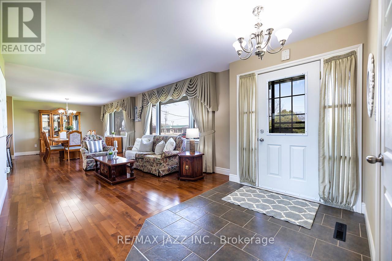 152 BELLEVILLE ROAD - 6