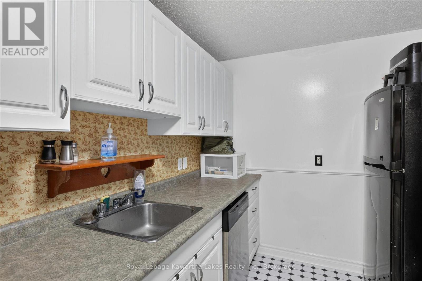 116 ADELAIDE STREET S - Image 33