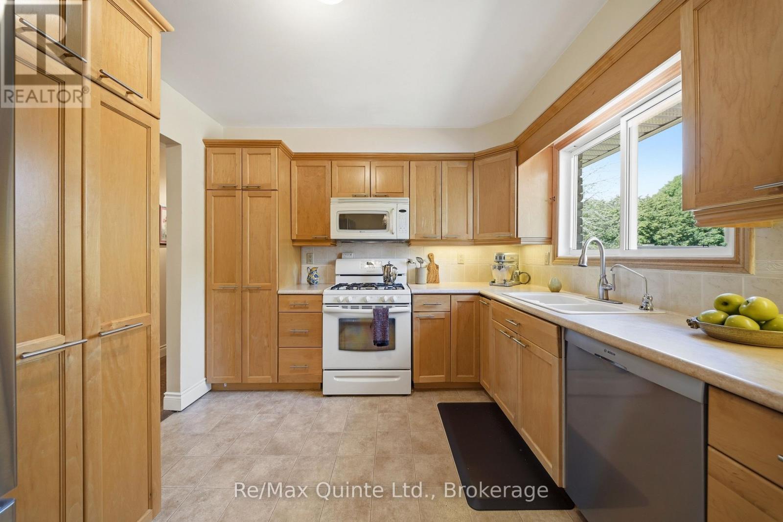 232 COLONIAL ROAD - 15