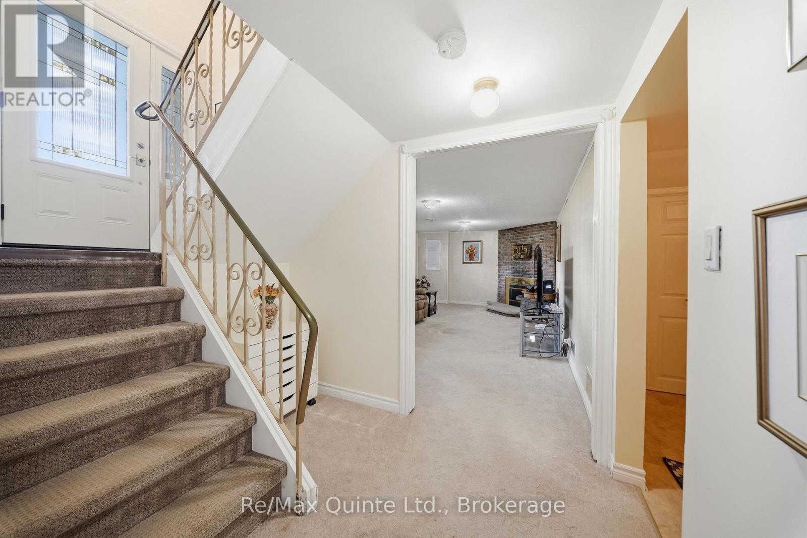 232 COLONIAL ROAD - 27