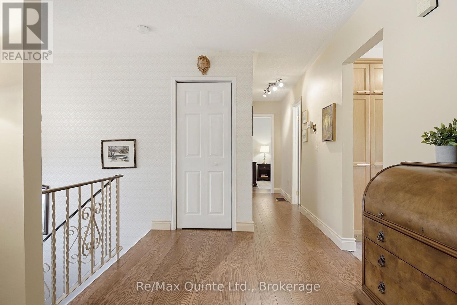 232 COLONIAL ROAD - 6