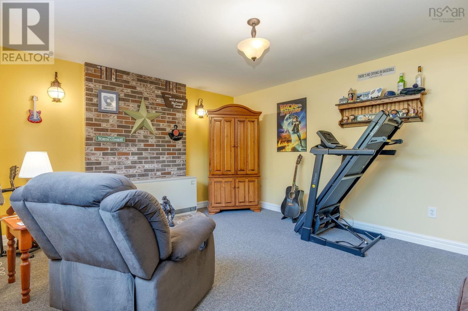 212 Hallmark Avenue - 26