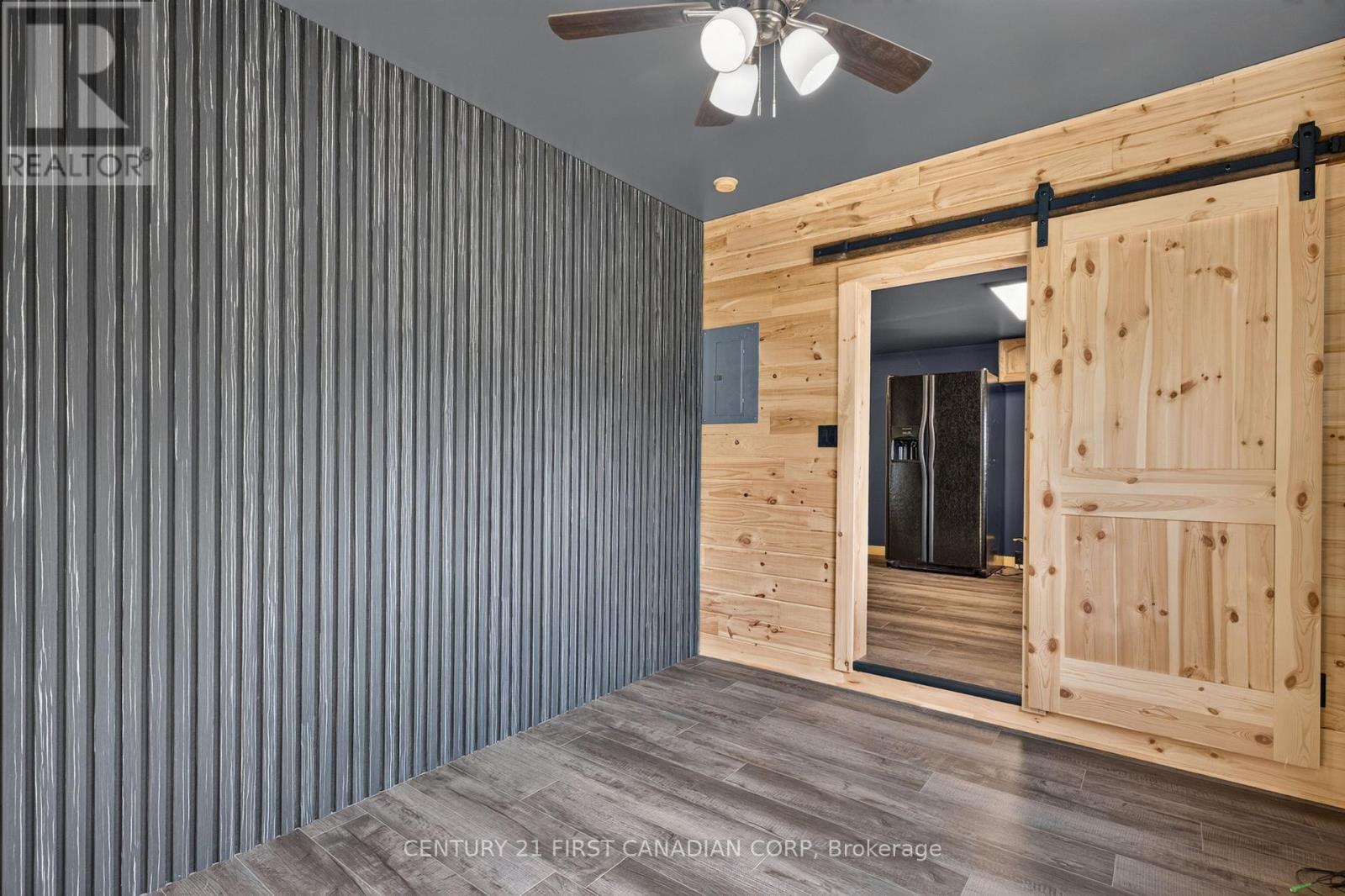 20847 VICTORIA ROAD - 12