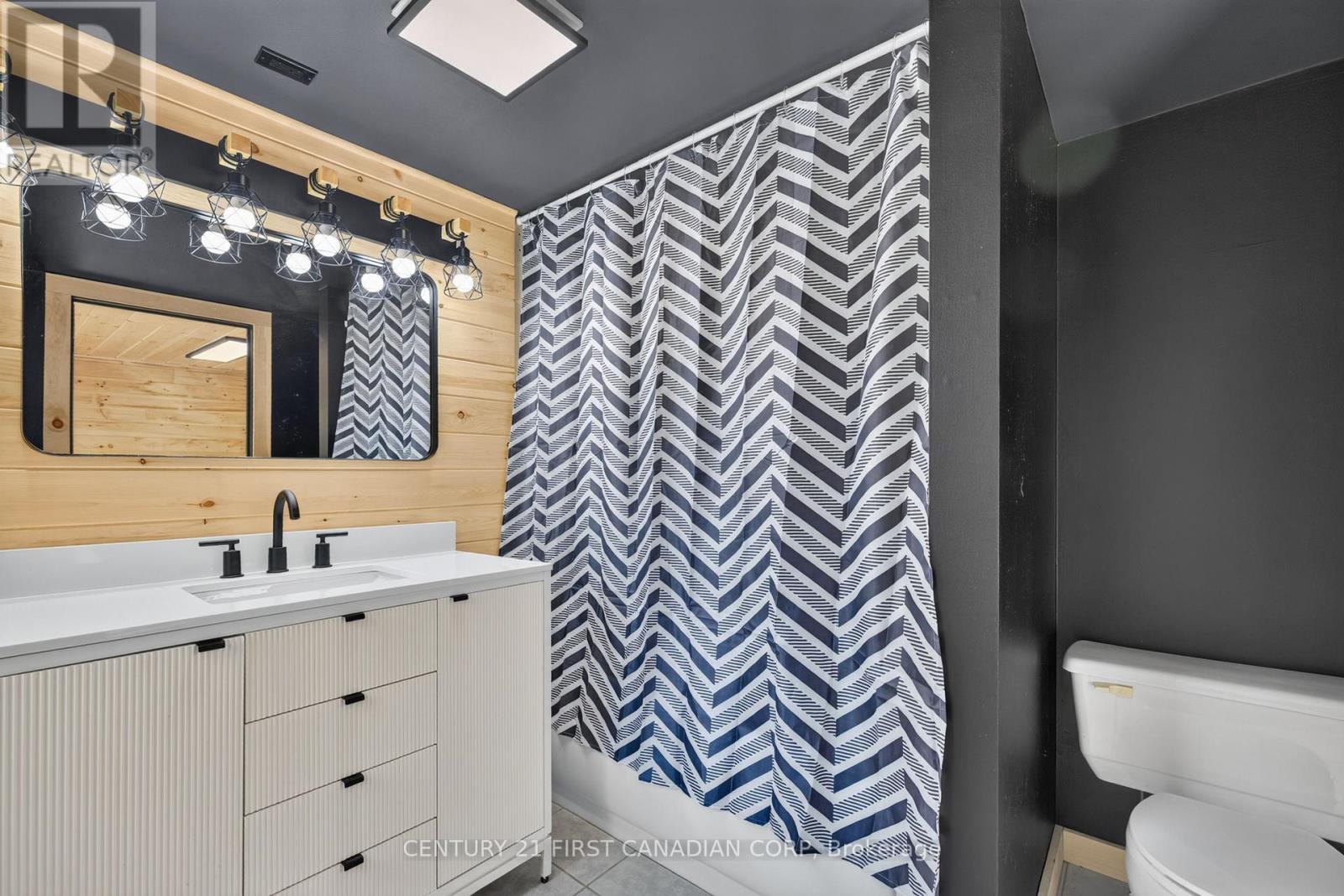 20847 VICTORIA ROAD - 17