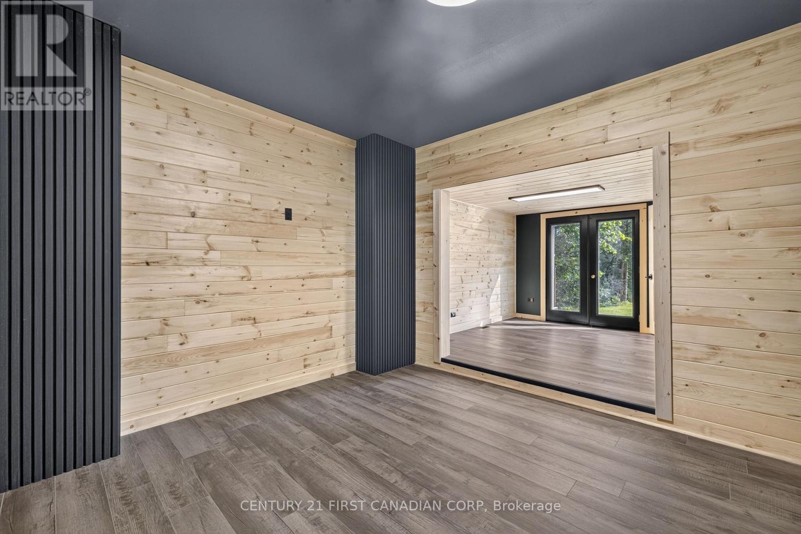20847 VICTORIA ROAD - 19