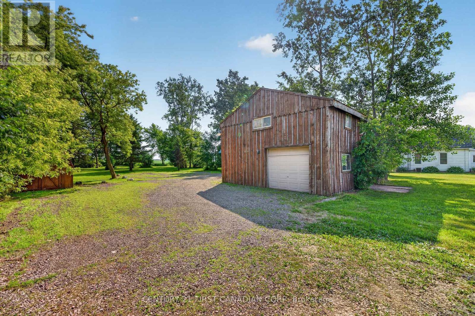 20847 VICTORIA ROAD - 32